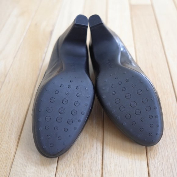 Easy Spirit Espernille Black Leather Heels 5M - Picture 5 of 7